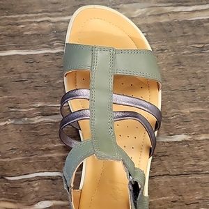 Ecco sandals 38 7.5 green metallic gladiators